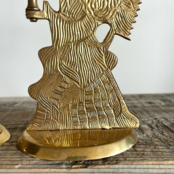 Brass angel candlestick set of two - Picture 4 of 6